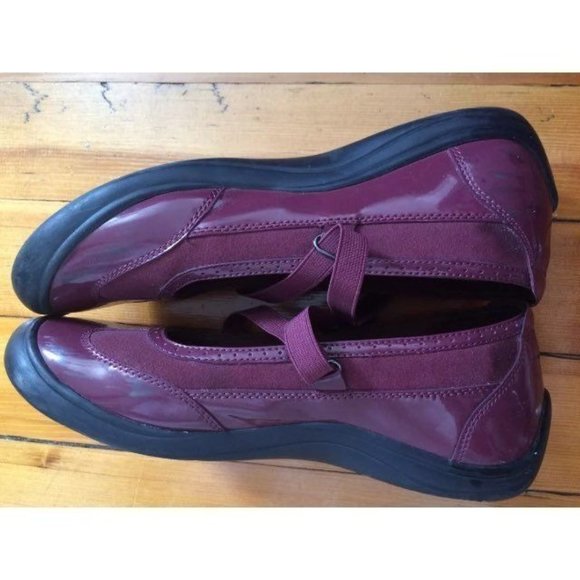 Lands End Mary Jane Shoes 10 D Purple Plum EUC Hook Loop Elastic Retro - Picture 2 of 4